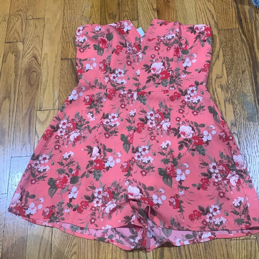 Brand new floral strapless romper